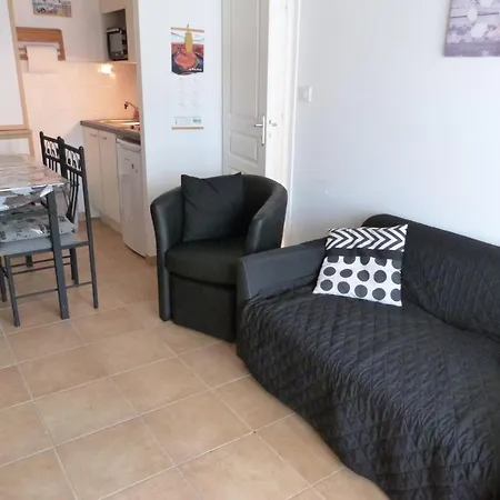 Maisonnette Cosy Avec Acces Direct - Fr-1-194-450