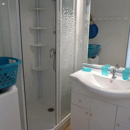 Maisonnette Cosy Avec Acces Direct - Fr-1-194-450